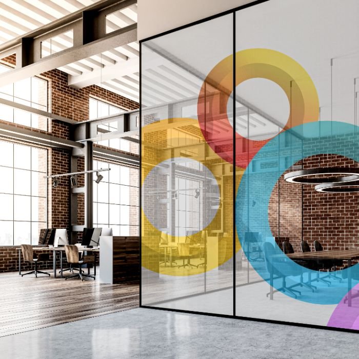 vinilos esmerilados para ventanas en hogares modernos